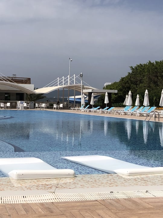 Pool Gold Island Selected