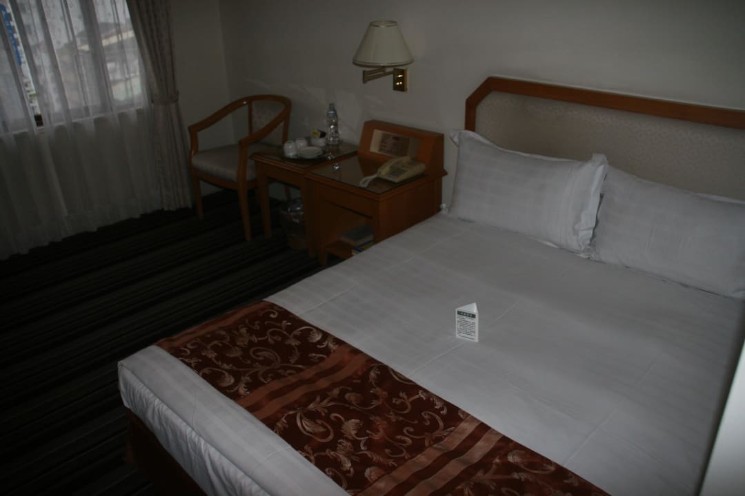 Bett Hotel Dynasty