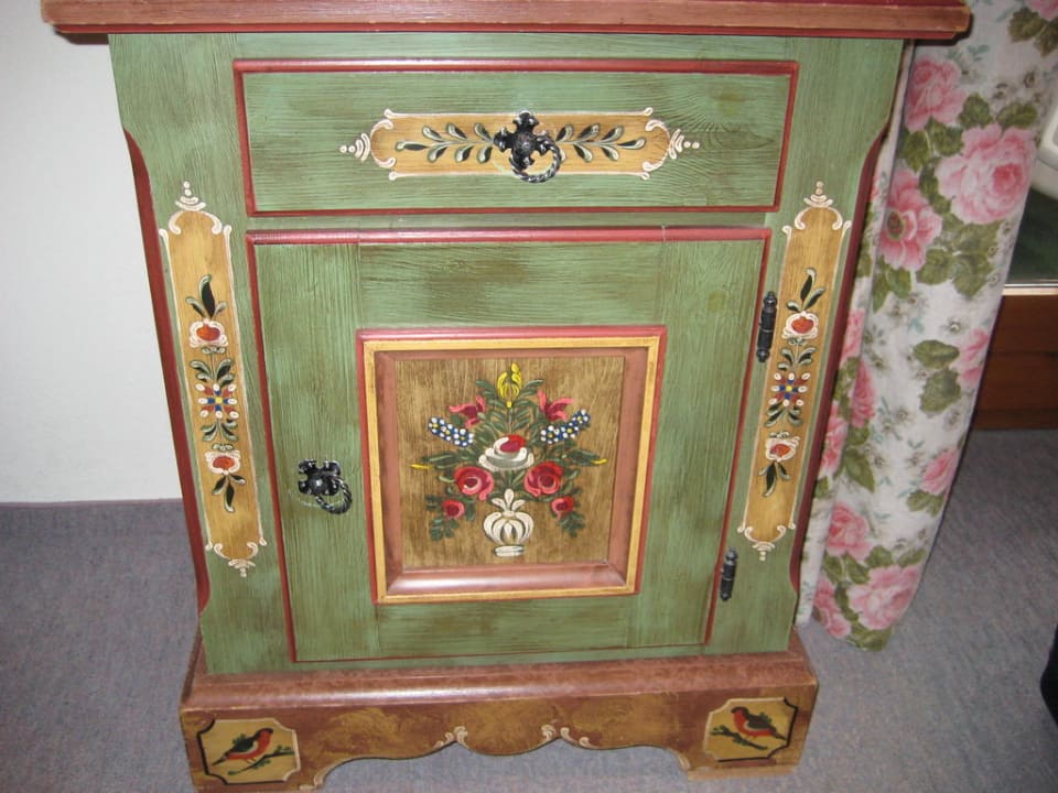 Geschirr und Besteckschrank Kurhotel Falter