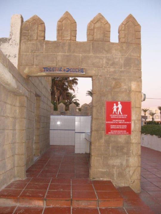 WC und Duschen am Strand Ruspina Beach Resort