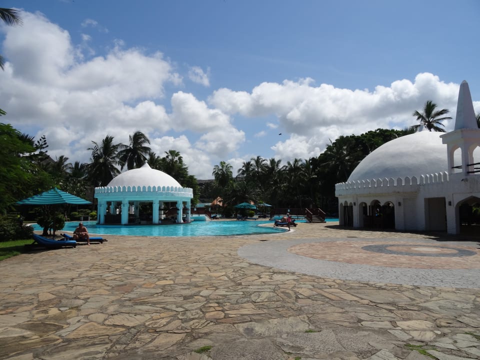 Pool Hotel Southern Palms Beach Resort