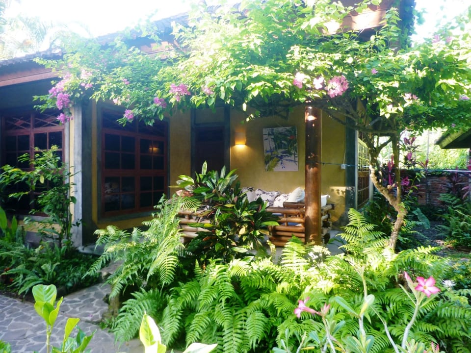 Gartenanlage Saraswati Holiday House