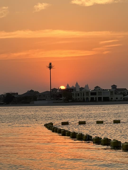 Strand Rixos The Palm Hotel & Suites