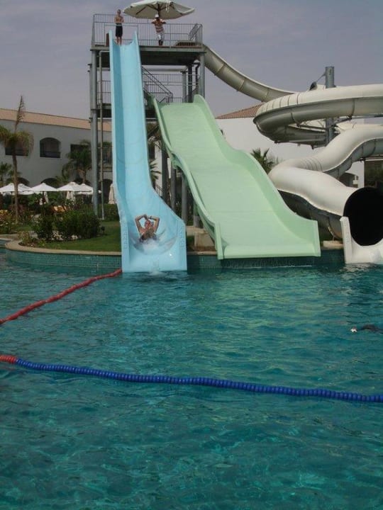 Leisure-Pool mit Rutschen Reef Oasis Blue Bay Resort