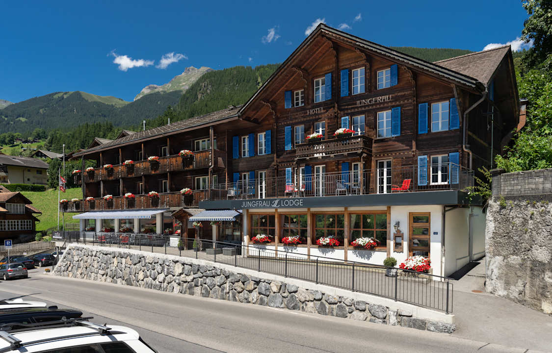 Außenansicht Jungfrau Lodge, Swiss Mountain Hotel