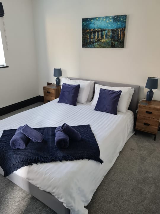 Zimmer Little Elm - luxury home from home, free parking, 30-40 mins walk from Bath city centre