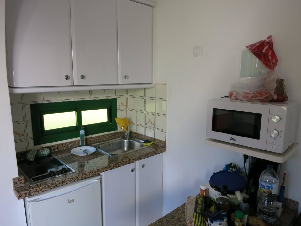 Küche mit Herdplatten und Mikrowelle Canary Garden Club