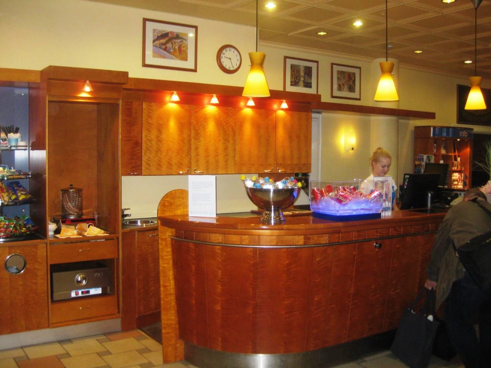 Lobby des Hotels Scandic Oulu Station