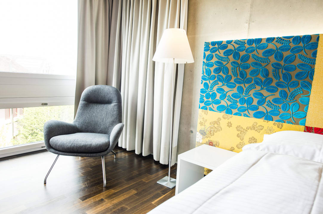 Sessel in Executive Zimmer HOTEL APART- Welcoming I Urban Feel I Design