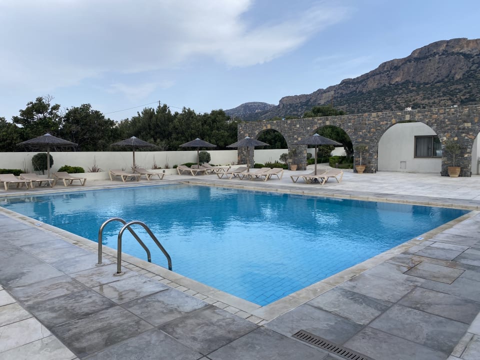 Pool Coriva Beach Hotel & Bungalows