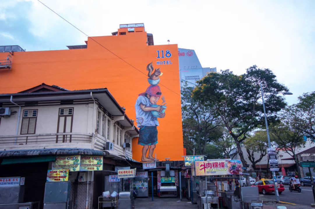 Mural Painting & Street Food Haven 118 Hotel
