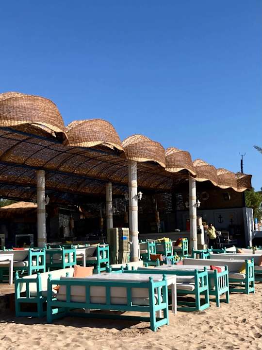 Gastro Lotus Bay Beach Resort