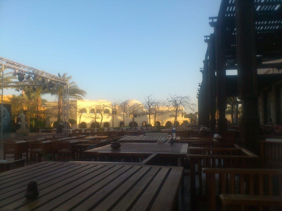 Столики на улице Stella Beach Resort & Spa Makadi Bay