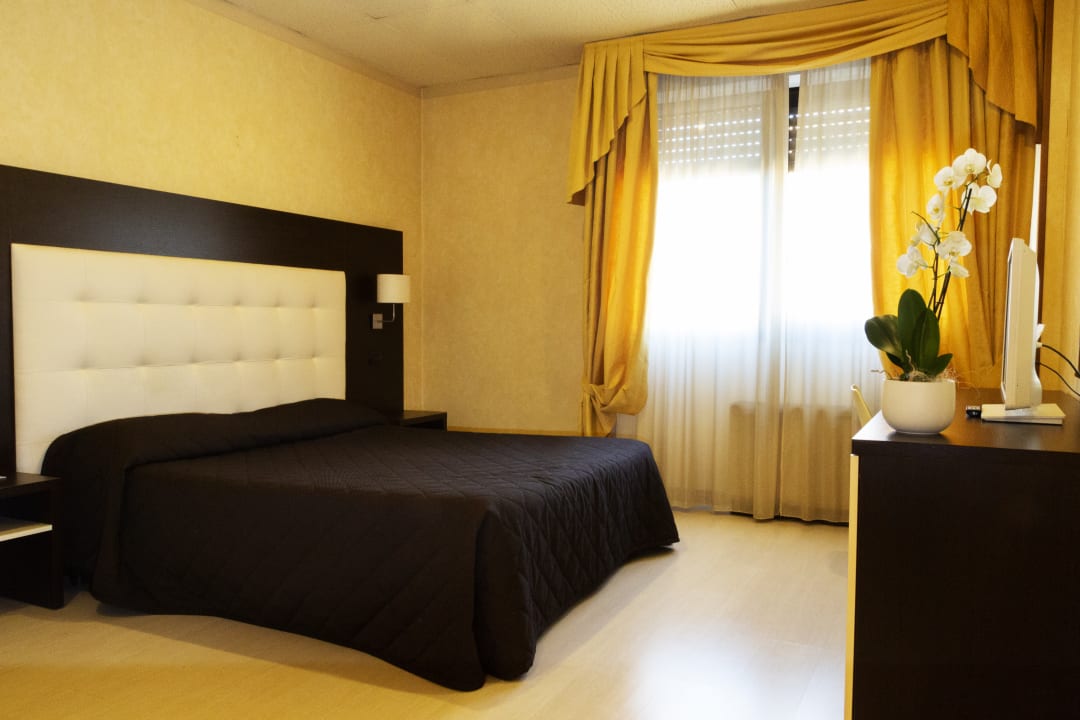 Zimmer Jr Hotels Amadeus Bologna