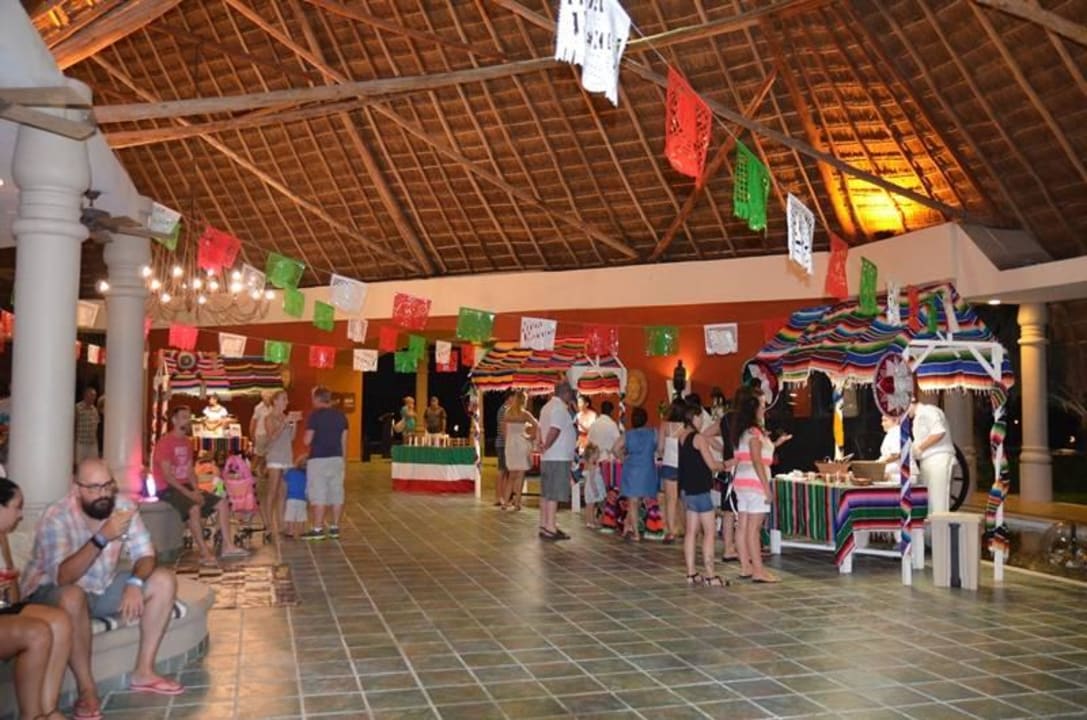 Mexikanische Feier am Nationalfeiertag Catalonia Playa Maroma