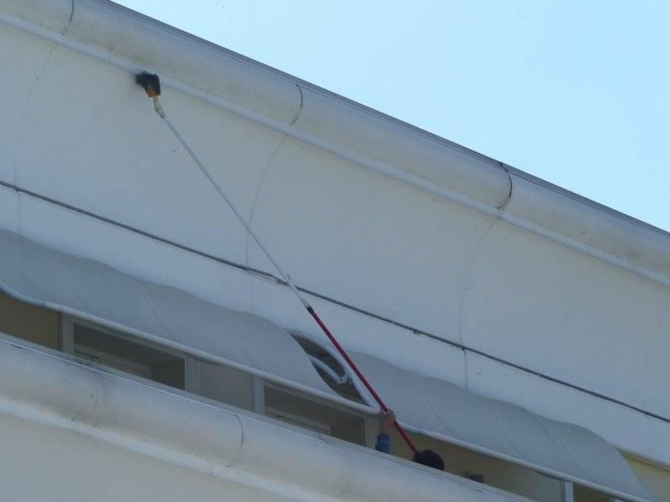 Suite - Reinigung des Balkonüberhangs Hotel Residence Relais Du Lac