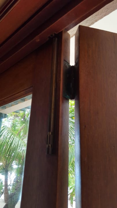 Abgebrochenes Scharnier Terrasse Adaaran Club Rannalhi - All Inclusive