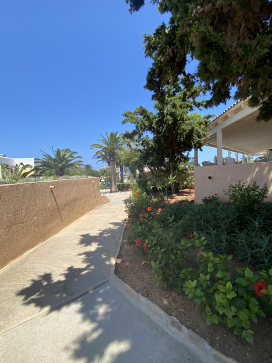Gartenanlage Anissa Beach & Village