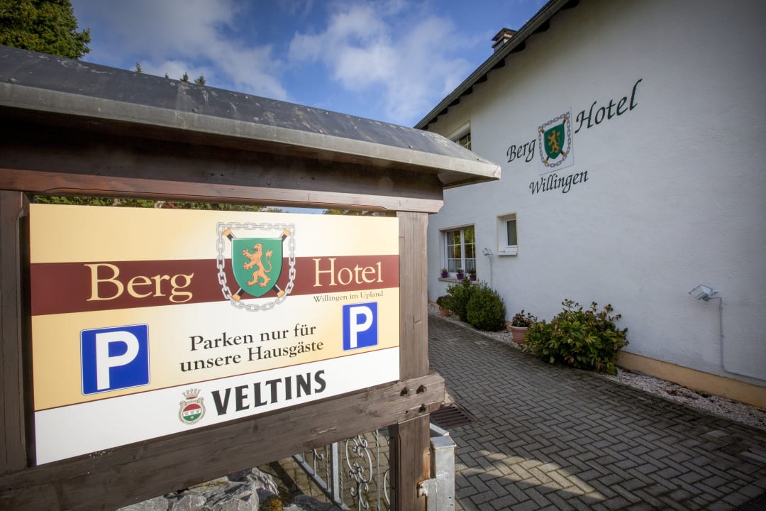 Außenansicht Berghotel Willingen Hotel/Pension