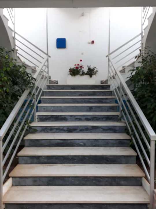 Schody Socrates Apartments