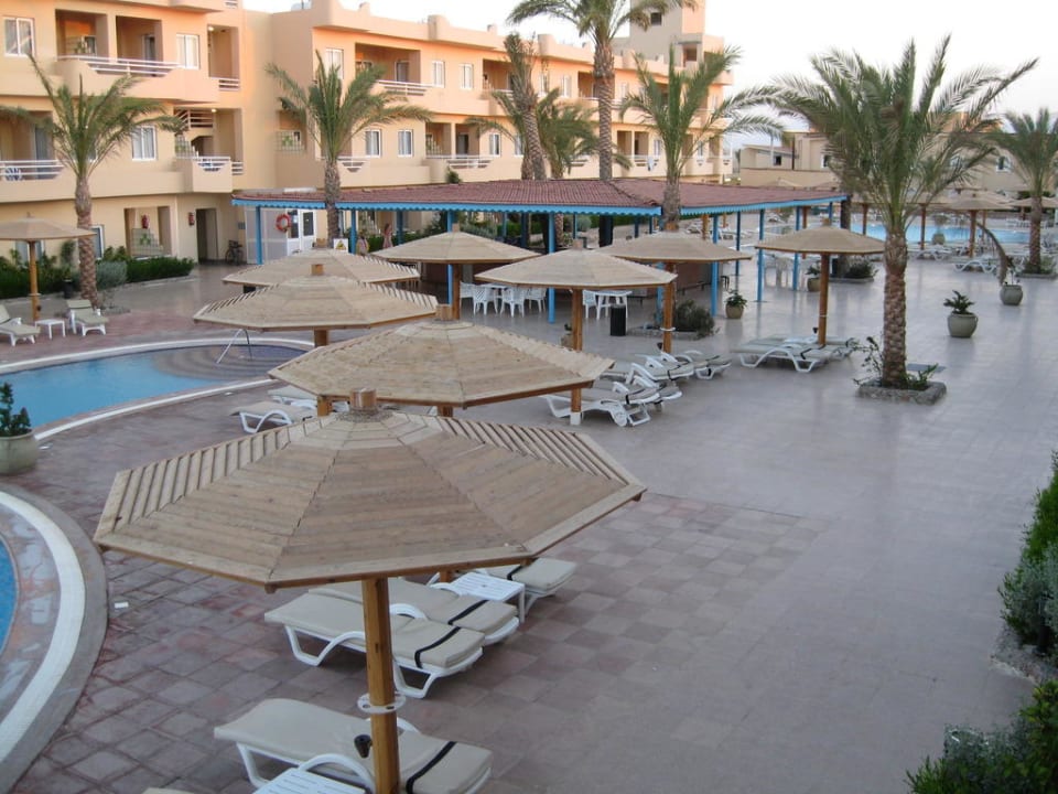 Vom Balkon , Pool und Bar Golden Beach Resort