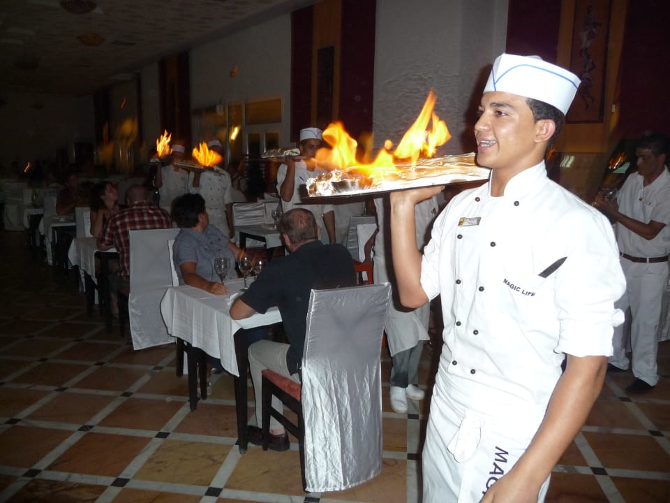 Flambierte Eisrouladen TUI MAGIC LIFE Africana