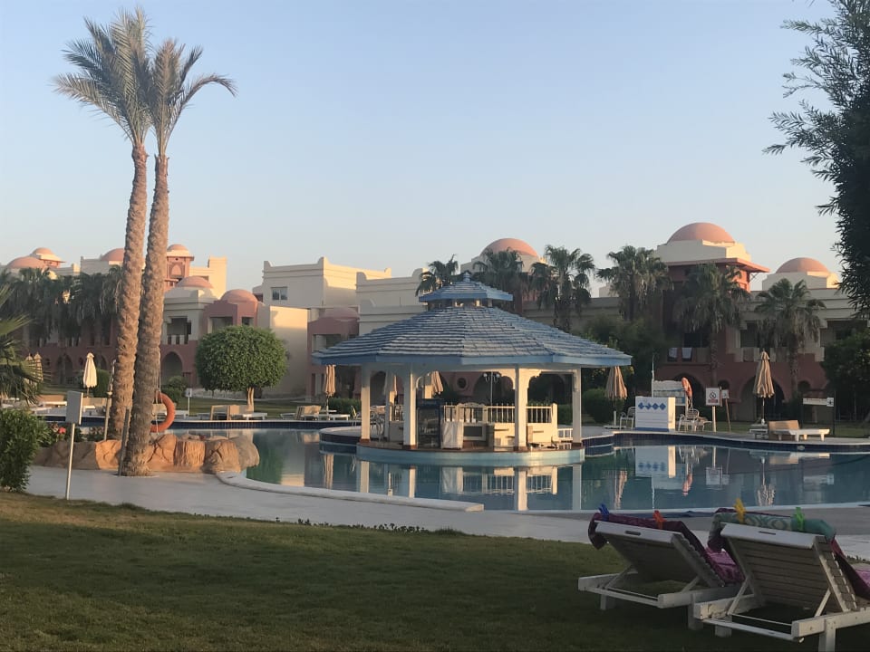 Pool Serenity Alpha Beach