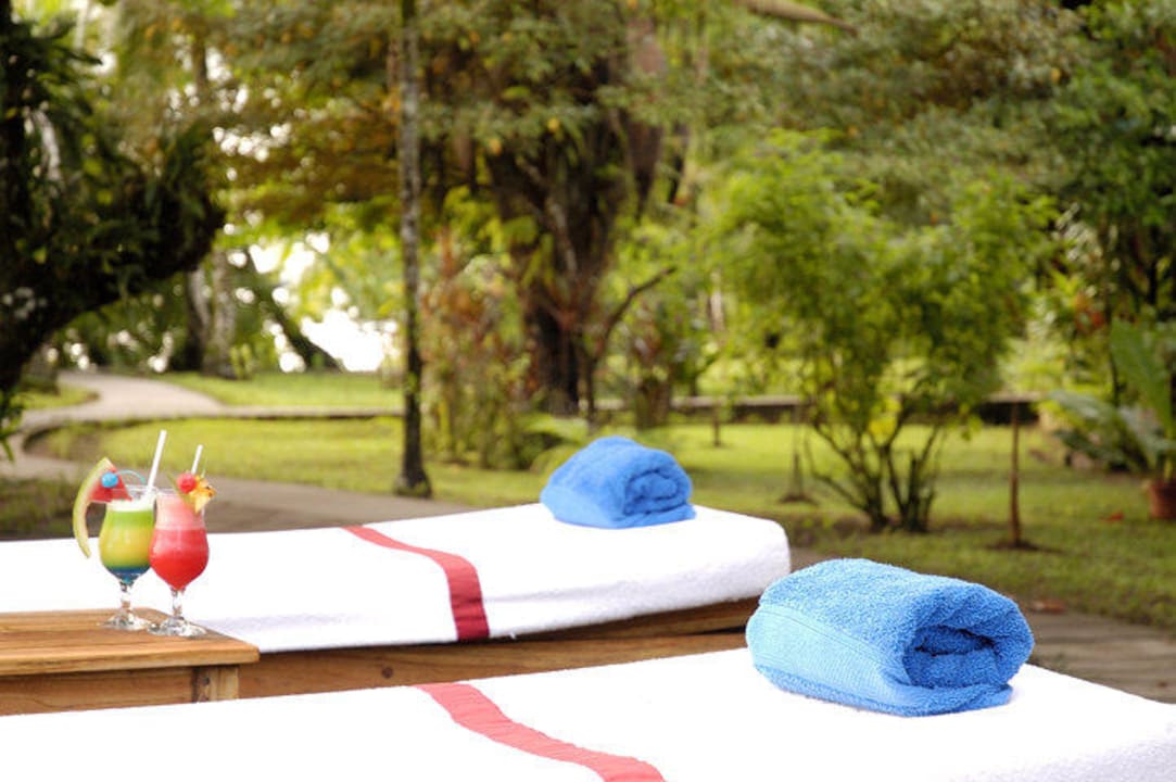 Lounge Chairs Tortuga Lodge & Gardens