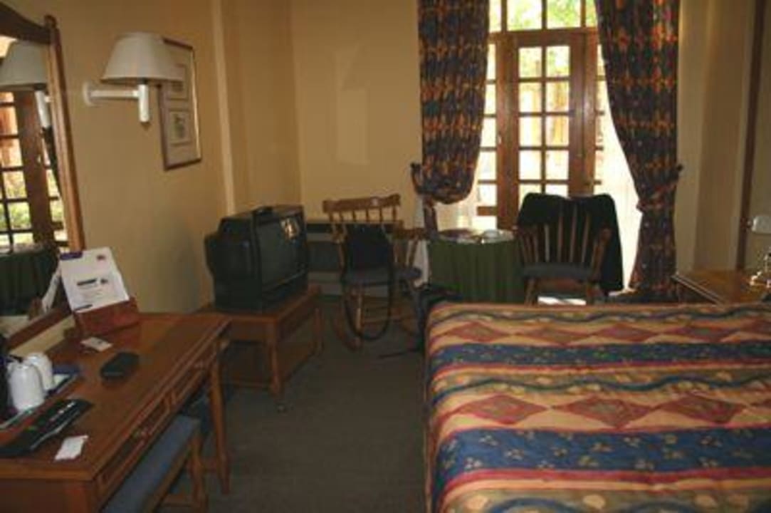 Zimmer Pine Lake Inn