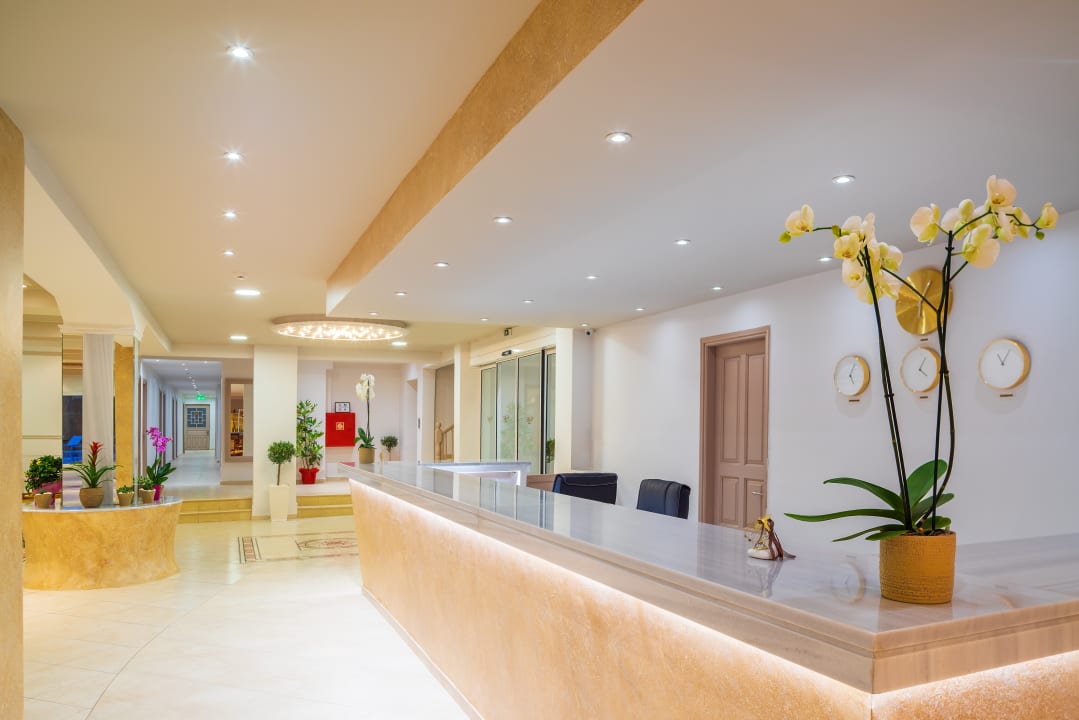 Lobby CNic Gemini Hotel