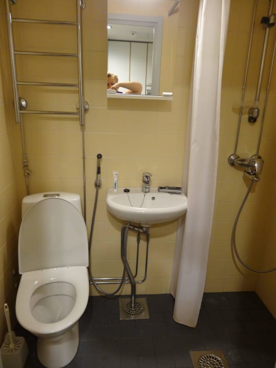 Душ , туалет. Hostel Domus Academica