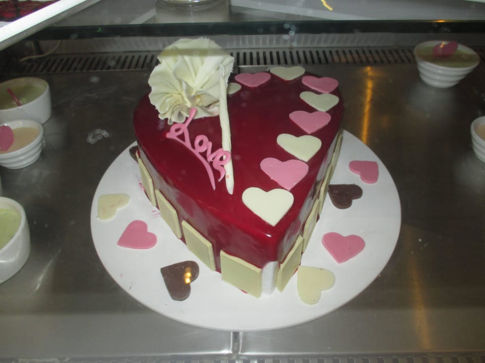 Torte zum Valentinstag Royal Taj Mahal Hotel