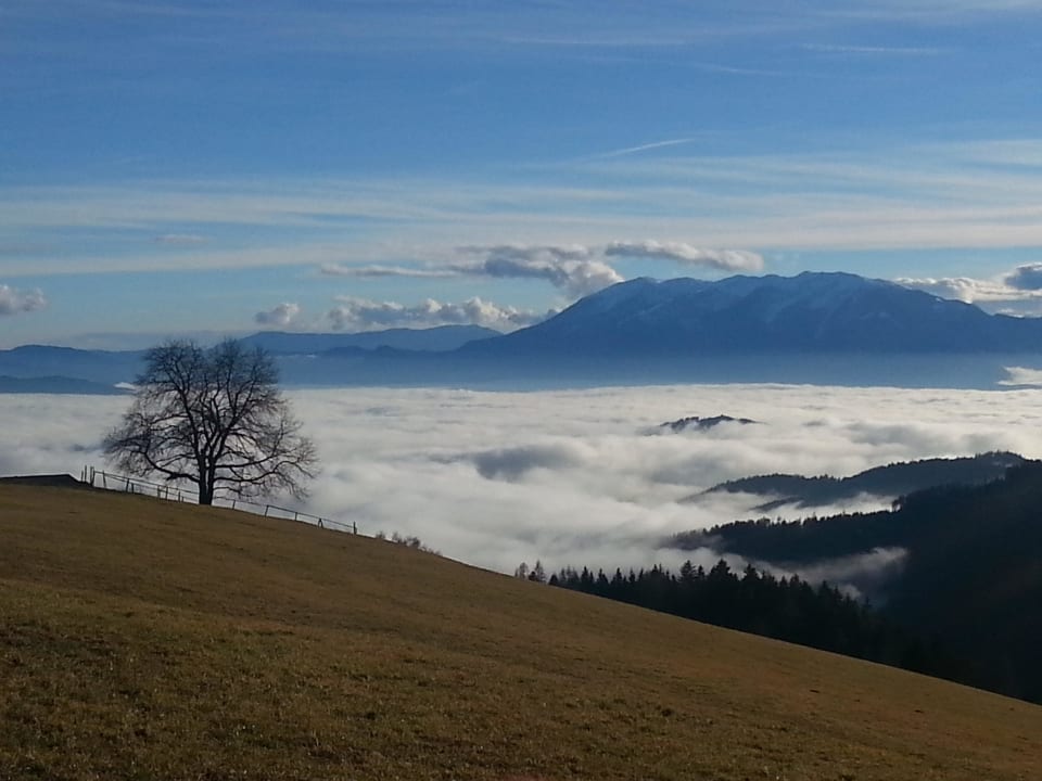 Die Karawanken....unten der Neben oben die Sonne Gasthof Pension Catering Hauser