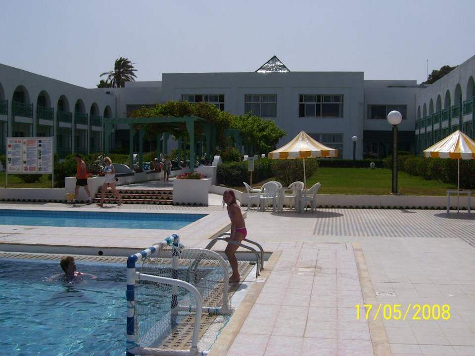 Vom Pool zum Hotel Hotel El Mouradi Cap Mahdia