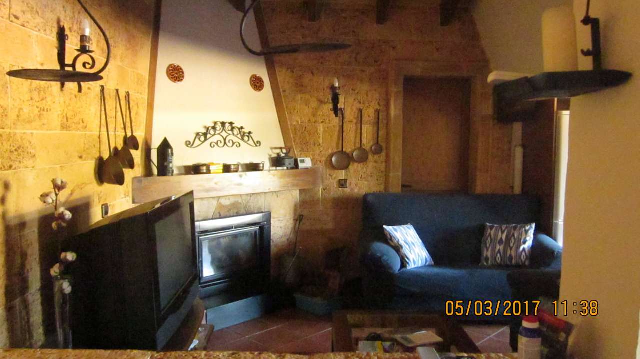 Wohnzi. (die Tür hinter d. Sofa ist verschlossen) Finca Cas Pec