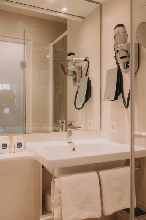 Zimmer King's Hotel Center