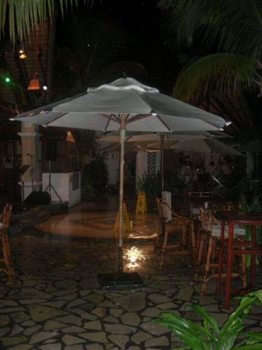 Und abends regnet es immer noch Veranda Palmar Beach Hotel