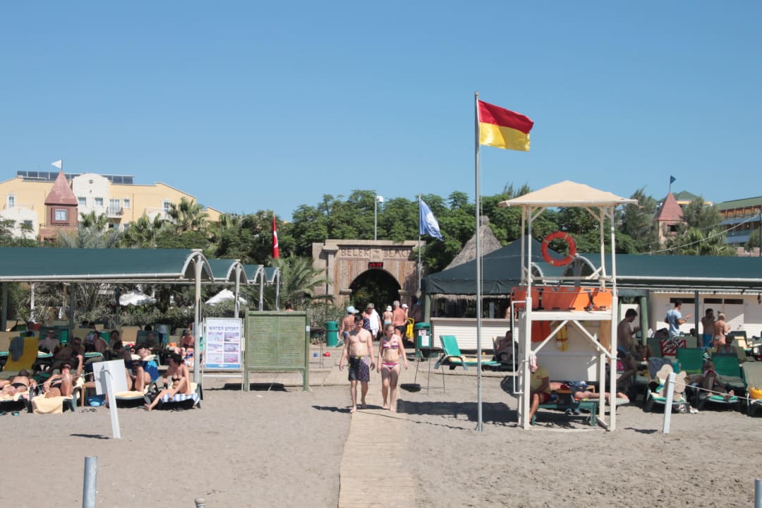 Strand mit Blick zum Hotel Belek Beach Resort Hotel