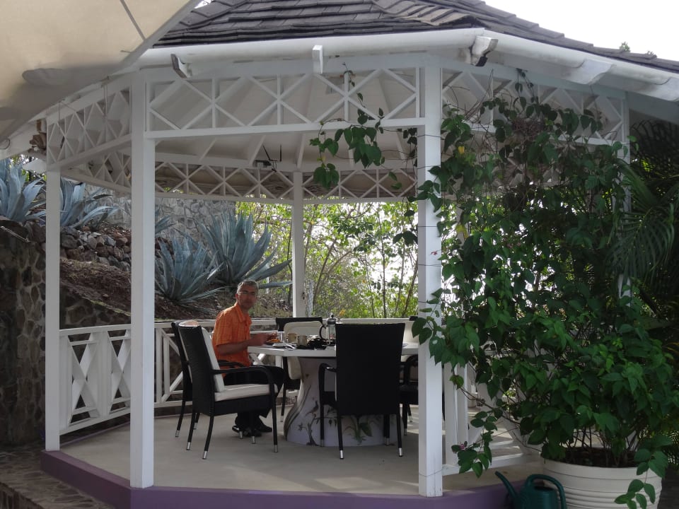 "Unser" Gazebo - hier konnte man herrlich essen! Villa Jacaranda