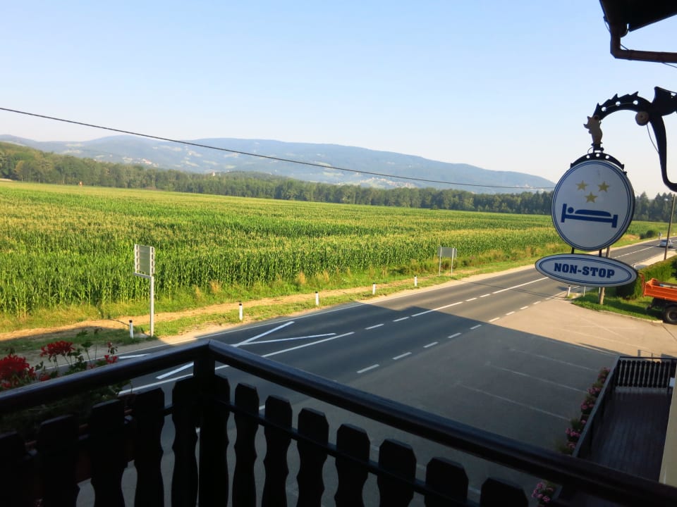 Blick nach rechts Hotel Gostisce Pension Lesjak