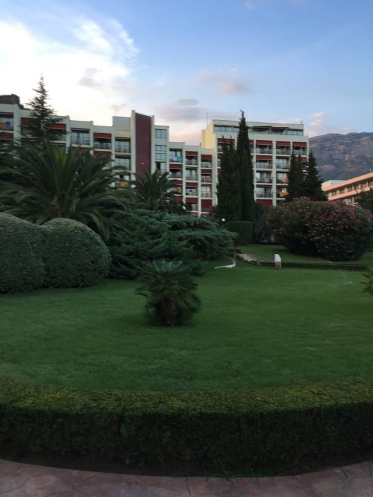 Wunderschöne Gartenanlage Iberostar Waves Bellevue