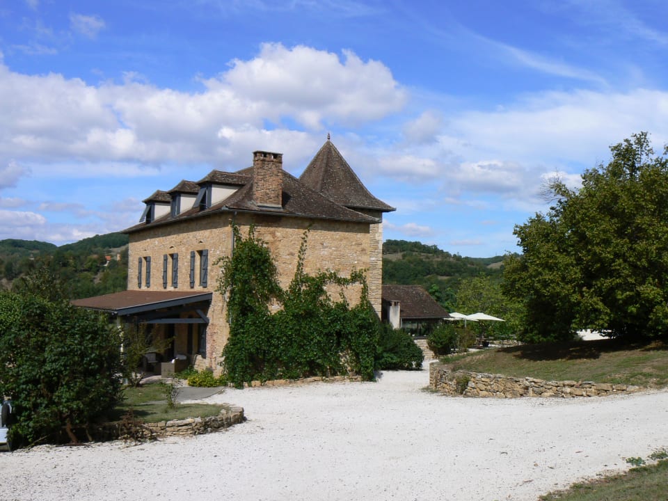 Außenansicht Hotel La Bastie D'Urfé