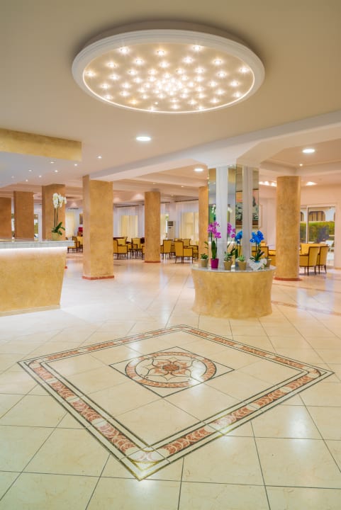 Lobby CNic Gemini Hotel