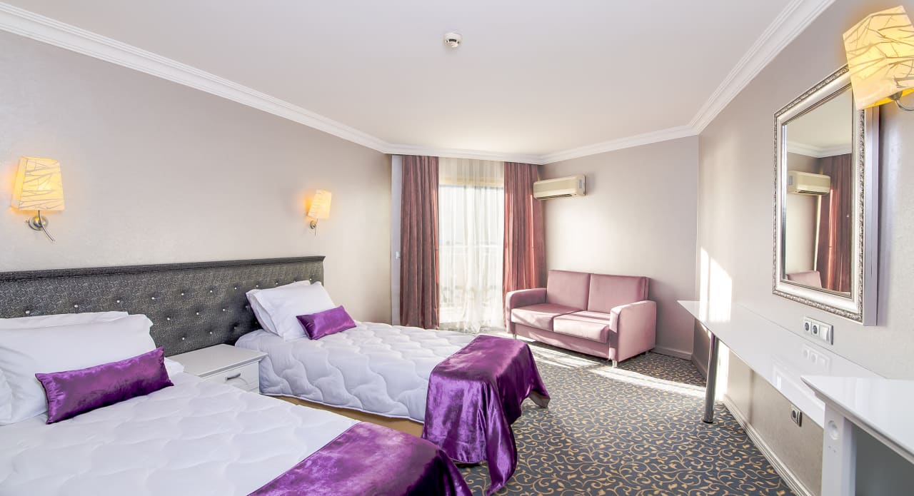 Zimmer Luna Beach Deluxe Hotel