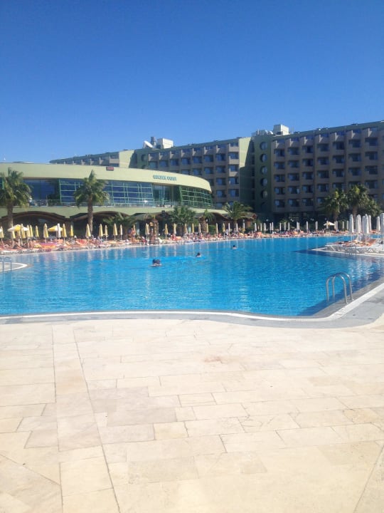 Pool beim Hauptrestaurant und Lobbybar 1. Stock VONRESORT Golden Coast