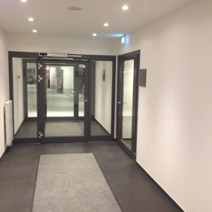 Zugang zur Tiefgarage Motel One Bremen