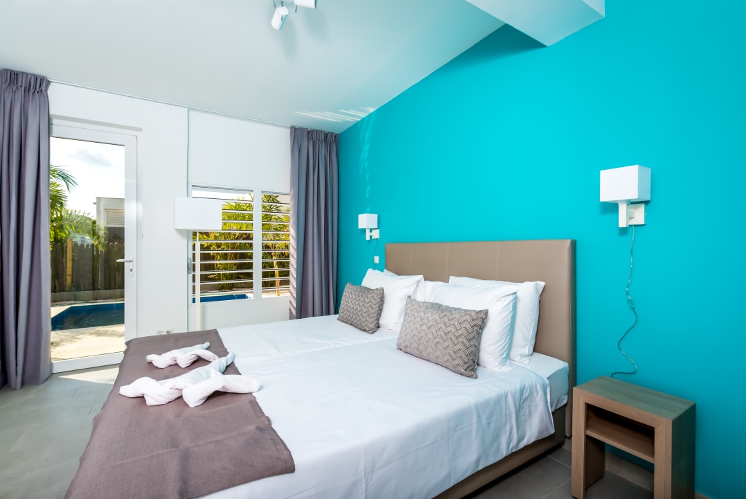 Zimmer Delfins Beach Resort Bonaire, Tapestry Collection by Hilton