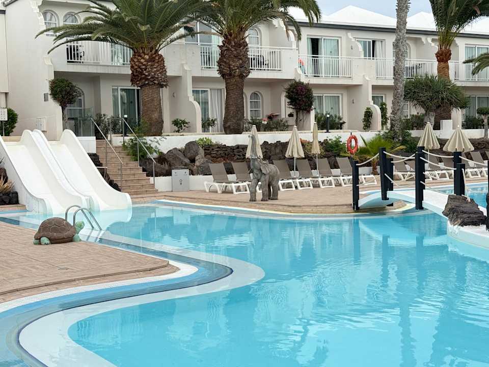 Pool H10 Ocean Suites