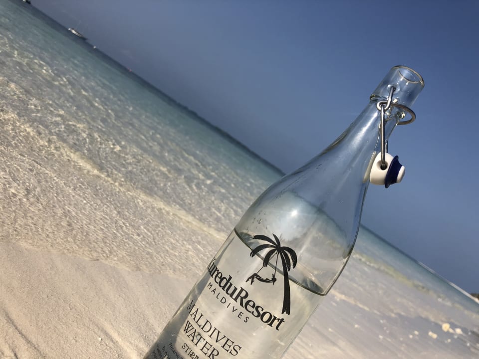 Strand Kuredu Island Resort & Spa