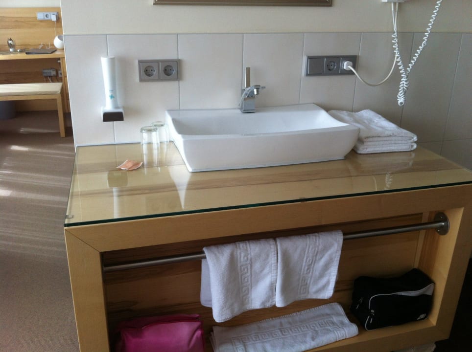 Waschbecken in der Kuschelsuite Thula Wellnesshotel Bayerischer Wald